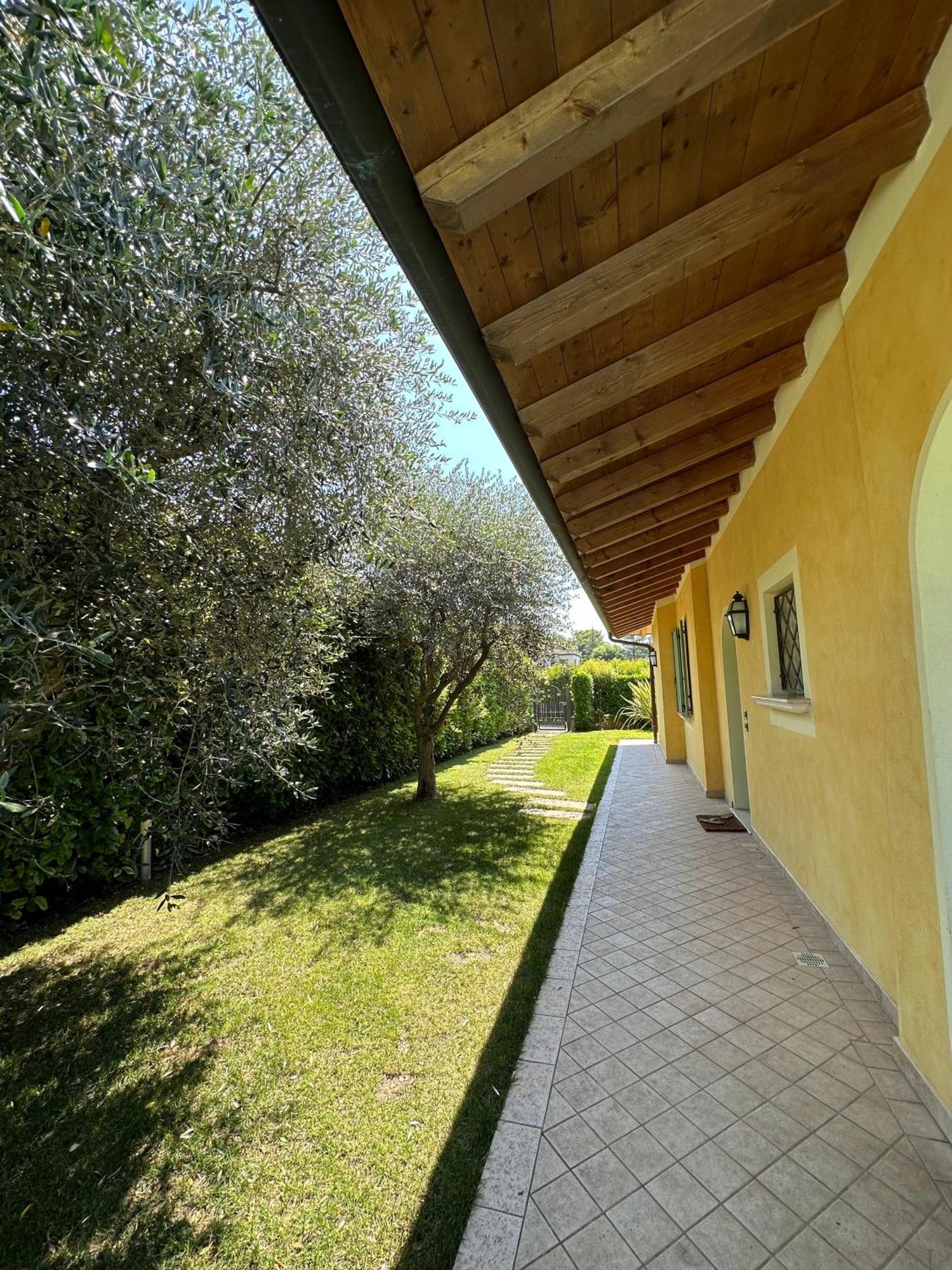 Villa Oliva Manerba del Garda Luaran gambar